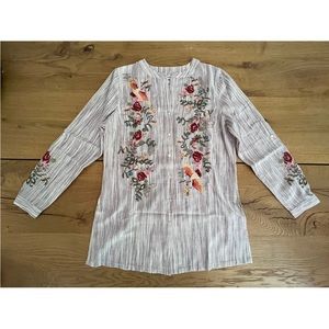 Paparazzi Small embroidered Floral  Tunic Button Down Top Striped NWOT